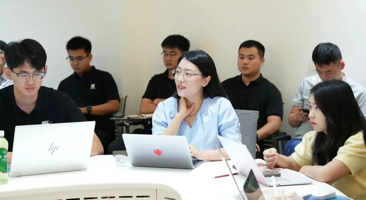 9.5月度会 6.jpg 9.5月度会 6.jpg